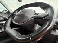 Peugeot 3008 S/S ALLURE 15