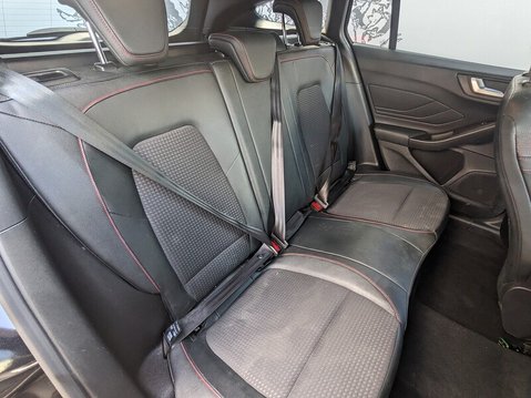 Ford Focus ST-LINE X 17