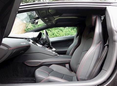 Lamborghini Aventador LP 700-4 Roadster 4