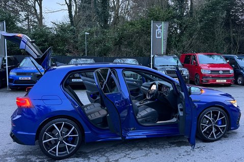 Volkswagen Golf R TSI 4MOTION DSG -AKRAPOVIC -PERFORMANCE PACK -CARBON LEATHER -HEATED S/W 18