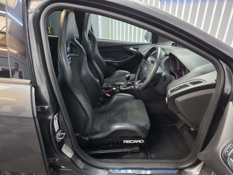Ford Focus 2.3T EcoBoost RS Hatchback 5dr Petrol Manual AWD Euro 6 (s/s) (350 ps) 16