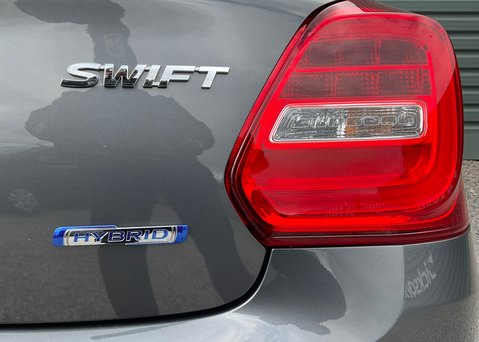 Suzuki Swift SZ5 DUALJET MHEV 13