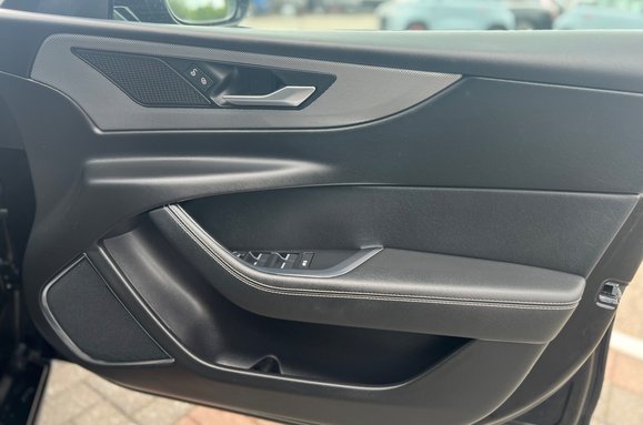 Jaguar XE R-DYNAMIC SE AUTO 21