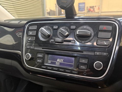 Volkswagen Up 1.0 High up! Euro 5 3dr 21
