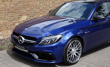 Mercedes-Benz C Class C63 Saloon 21