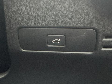 Volvo C40 Twin Recharge 78kWh Ultimate SUV 5dr Electric Auto AWD (408 ps) 17