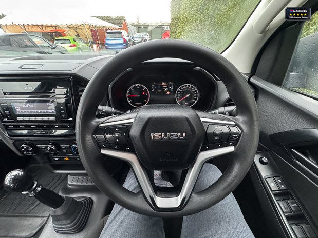 Isuzu D-Max Utility | 1.9 LT | Double Cab | Rear Diff Lock | Camera | EURO 6 18
