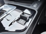 Jaguar E-Pace 2.0 R-DYNAMIC BLACK MHEV 20