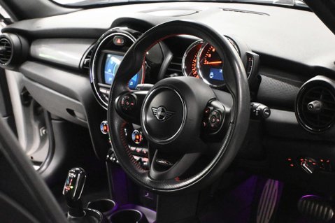 Mini Hatch 1.5 Cooper Sport Auto 5dr 33