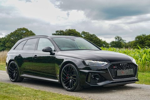 Audi RS4 Carbon Black 3