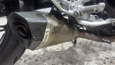 Yamaha MT-09 ABS 2020 ONLY 8K 2 OWNER AKRAPOVIC QUICKSHIFTER FSH 900CC NAKED 27