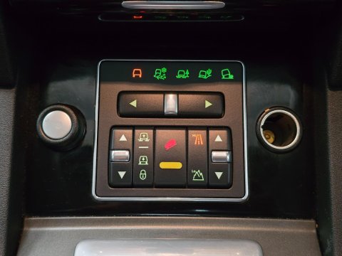 Land Rover Discovery 3.0 SD V6 HSE Auto 4WD Euro 5 5dr 35