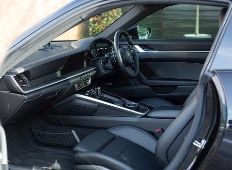 Porsche 911 Carrera 4S (992) 16