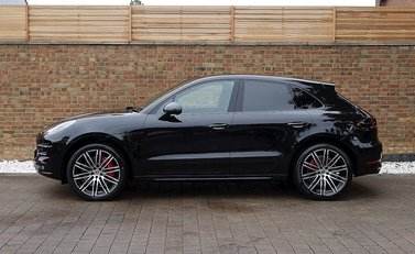 Porsche Macan Turbo Performance Package 7