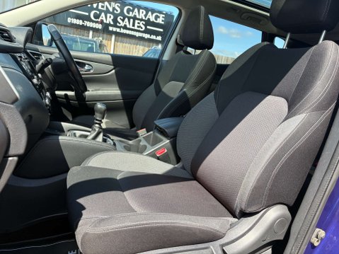 Nissan Qashqai 1.3 Qashqai N-Connecta DiG-T 5dr 37