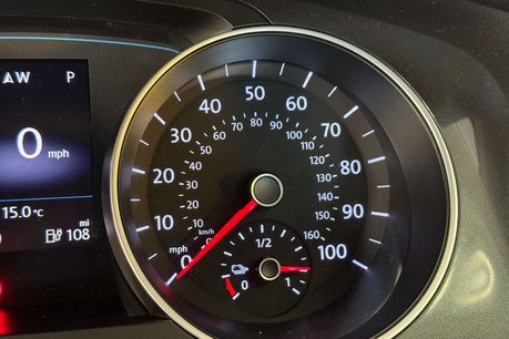 Volkswagen Golf 35.8kWh e-Golf Hatchback 5dr Electric Auto (136 ps) 32