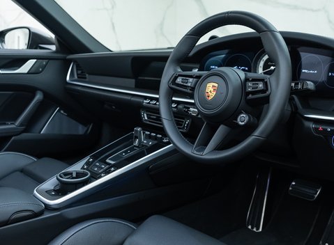 Porsche 911 Turbo S Cabriolet (992) 13