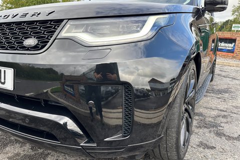 Land Rover Discovery D300 HSE Panel Van - Rear Seat Conversion / Black Pack 25