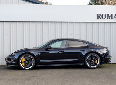 Porsche Taycan Turbo S 2