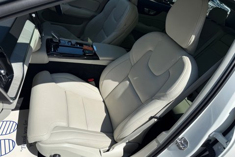 Volvo V60 RECHARGE T6 INSCRIPTION AWD - FULL MAIN DEALER SERVICE - HUGE SPEC 4