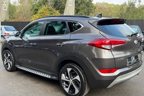 Hyundai TUCSON CRDI PREMIUM SE - 2 OWNERS - 10 HYUNDAI SERVICES  2