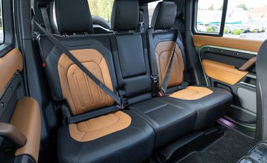 Land Rover Defender 110 X P400 18