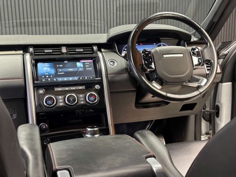 Land Rover Discovery 3.0 Discovery Luxury HSE SDV6 Auto 4WD 5dr 83
