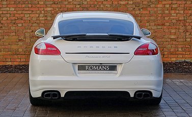 Porsche Panamera GTS 15