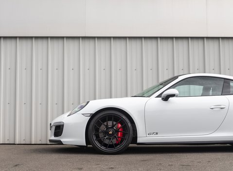 Porsche 911 Carrera 4 GTS (991.2) 24