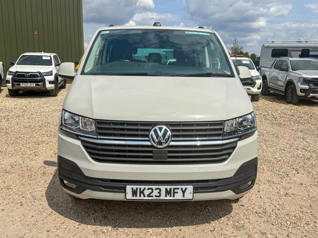 Volkswagen Transporter Crew Cab SWB L1H1 T32 Tdi Kombi Highline Air SELECT 4