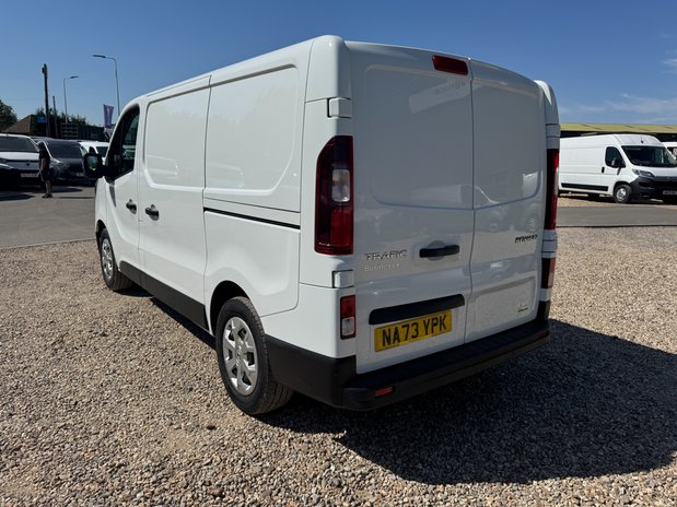 Renault Trafic AUTO SWB L1H1 Low Roof Business SL29 Air Con Sensors EURO 6 10