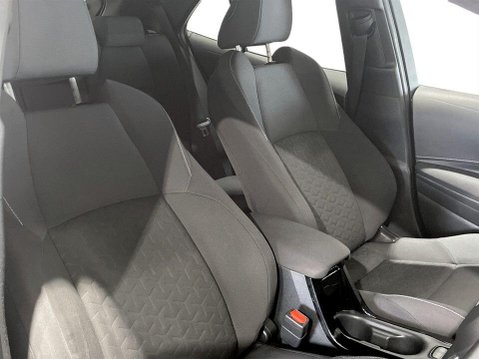 Toyota Corolla 1.8 VVT-h Design Hatchback 5dr Petrol Hybrid CVT Euro 6 (s/s) (122 ps) Air 11