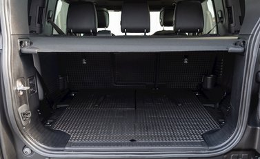 Land Rover Defender 110 X P400 31