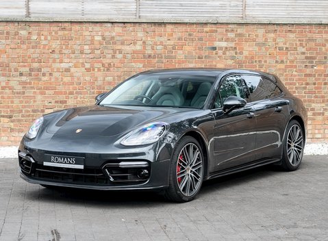 Porsche Panamera Turbo Sport Turismo 6