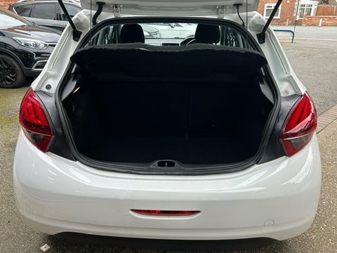 Peugeot 208 ACTIVE 8