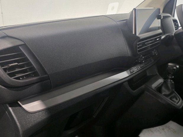 Vauxhall Vivaro VIVARO XL DIESEL 2.0 Turbo D 145 Prime H1 Van 14