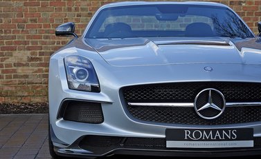 Mercedes-Benz SLS AMG Black Series 4