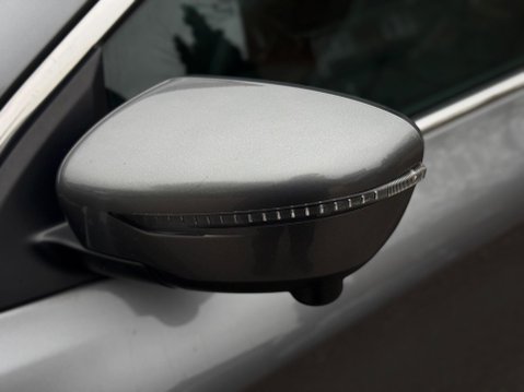 Nissan Qashqai 1.5 dCi Tekna 2WD Euro 5 (s/s) 5dr 20