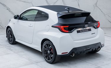 Toyota Yaris GR-Y CIRCUIT 12