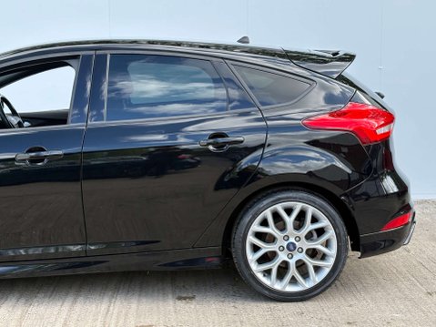 Ford Focus 1.0 Focus ST-Line 5dr 43