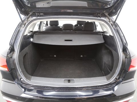 MG MG5 52.5kWh Excite Auto 5dr 25