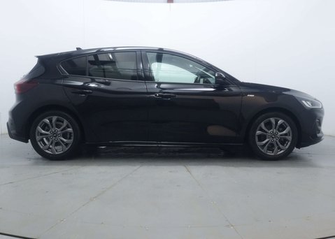 Ford Focus 1.0 Focus ST-Line MHEV Auto 5dr 12