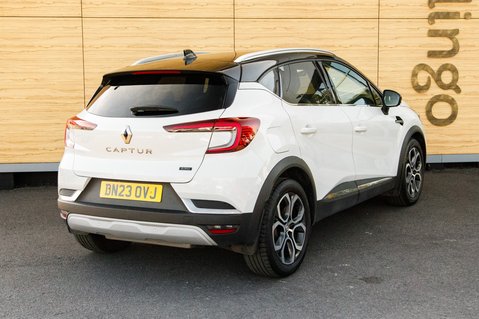 Renault Captur TECHNO E-TECH 2