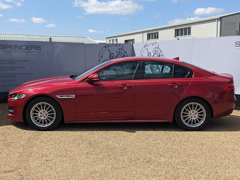 Jaguar XE R-SPORT 4