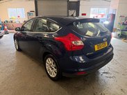 Ford Focus 1.6 TDCi Titanium Euro 5 (s/s) 5dr 4