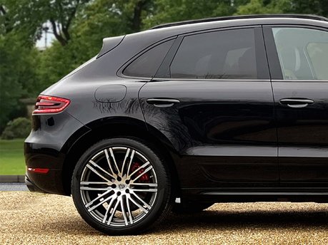 Porsche Macan TURBO PDK 12