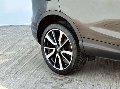 Nissan Qashqai 1.6 Qashqai Tekna dCi CVT 5dr 12