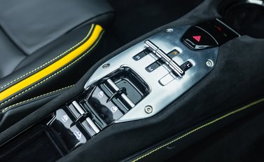 Ferrari SF90 Spider 25