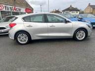Ford Focus TITANIUM 9