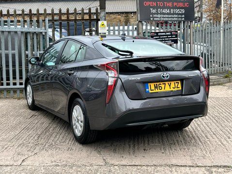 Toyota Prius VVT-I BUSINESS EDITION PLUS 10